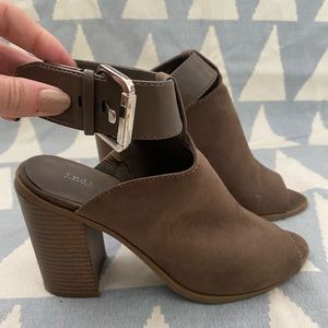 Heeled boots with buckle (size 7)